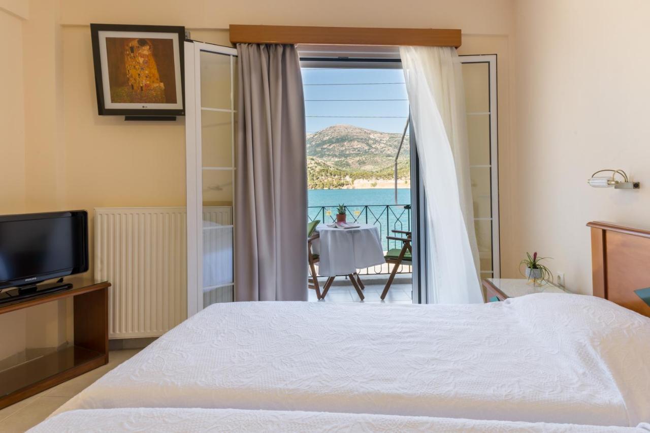 Rouchotas Apartments Argostoli  Eksteriør billede