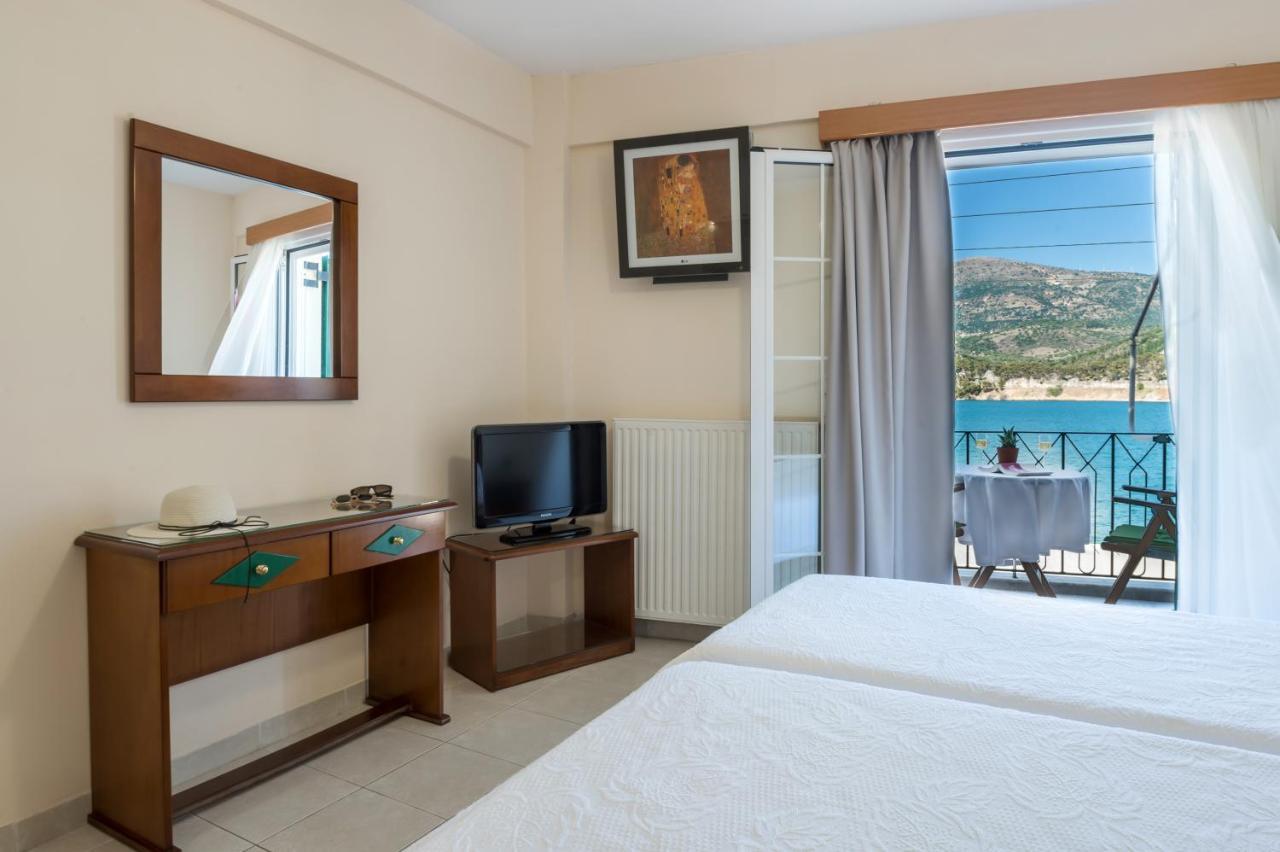 Rouchotas Apartments Argostoli  Eksteriør billede
