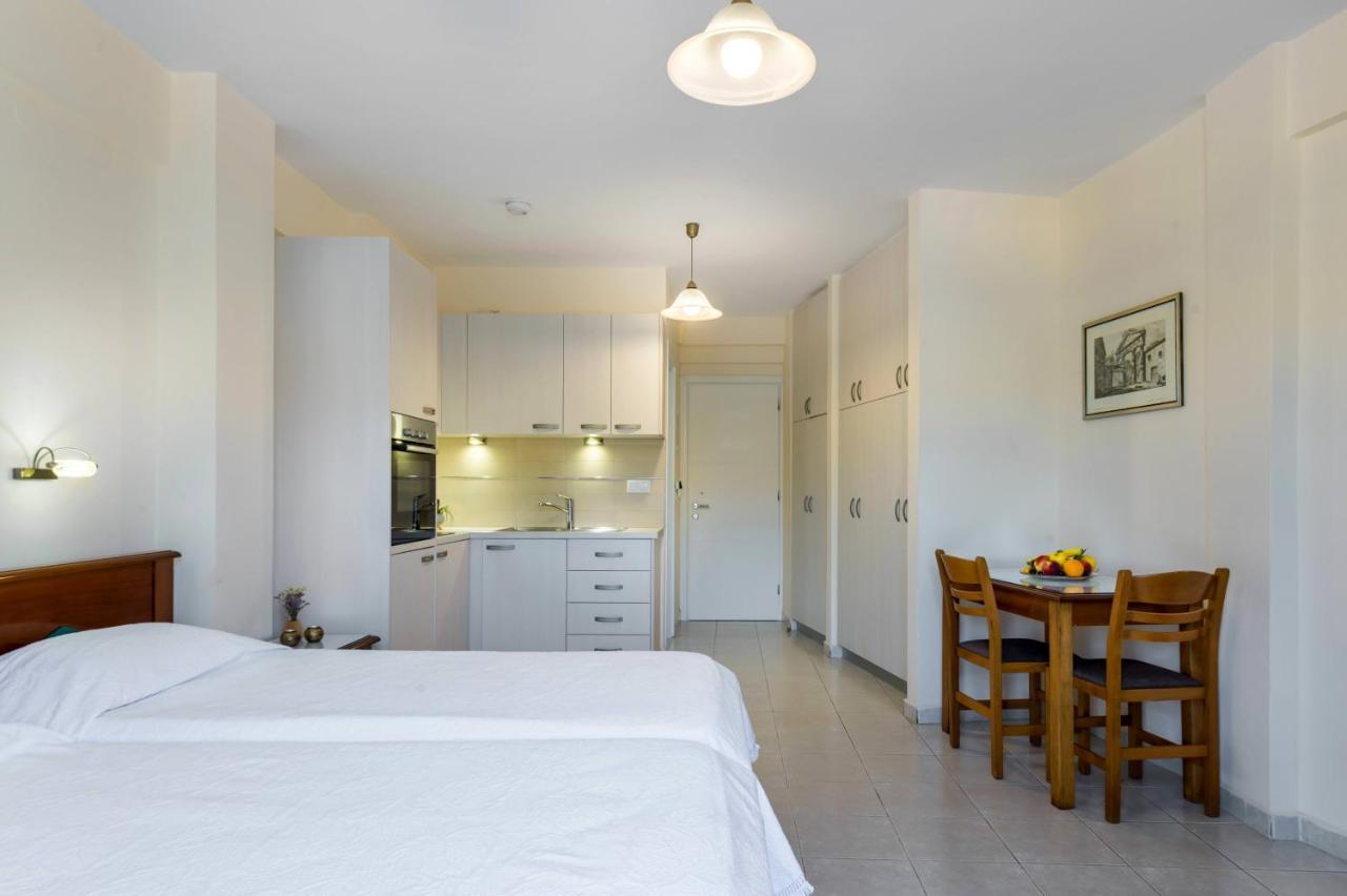 Rouchotas Apartments Argostoli  Eksteriør billede