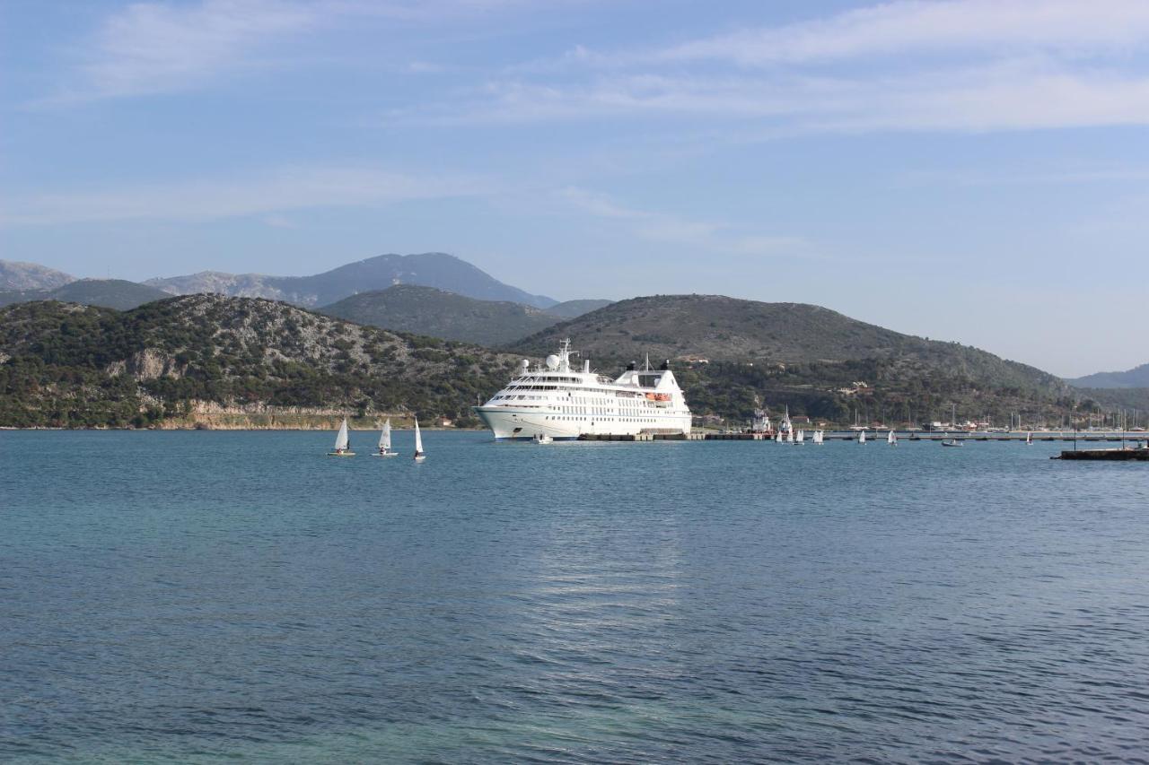 Rouchotas Apartments Argostoli  Eksteriør billede